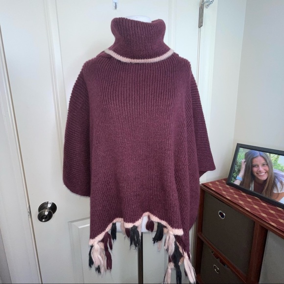 Libby Edelman Burgundy Tassel Sweater Poncho Wrap OS - Picture 3 of 15